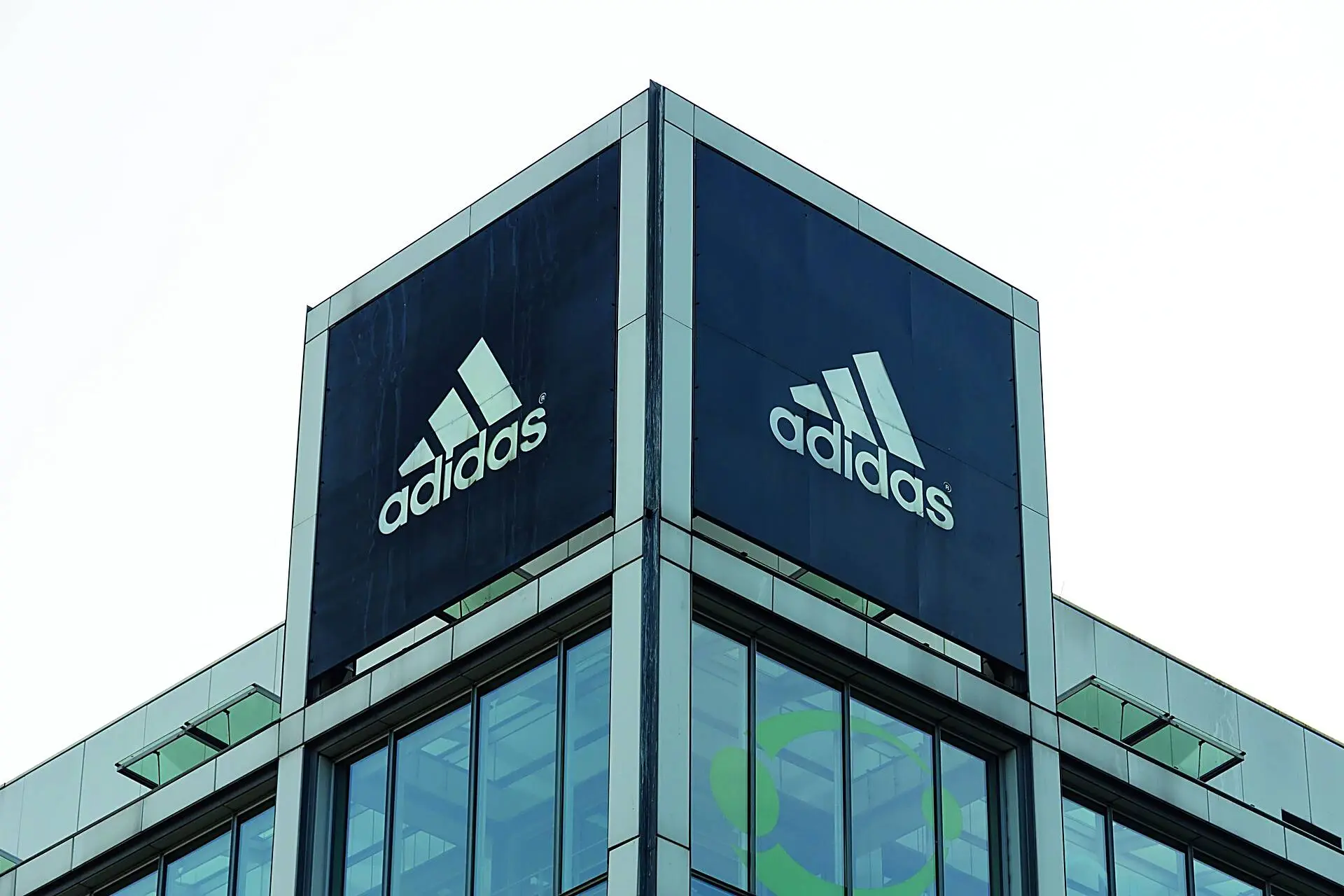 Adidas - Ertragsaussichten enttäuschen