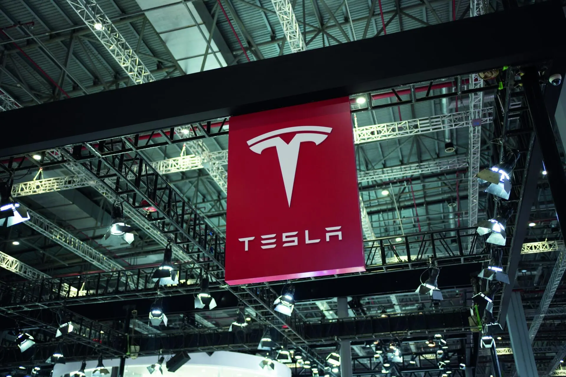 Tesla kämpft weiter mit Problemen im Kerngeschäft