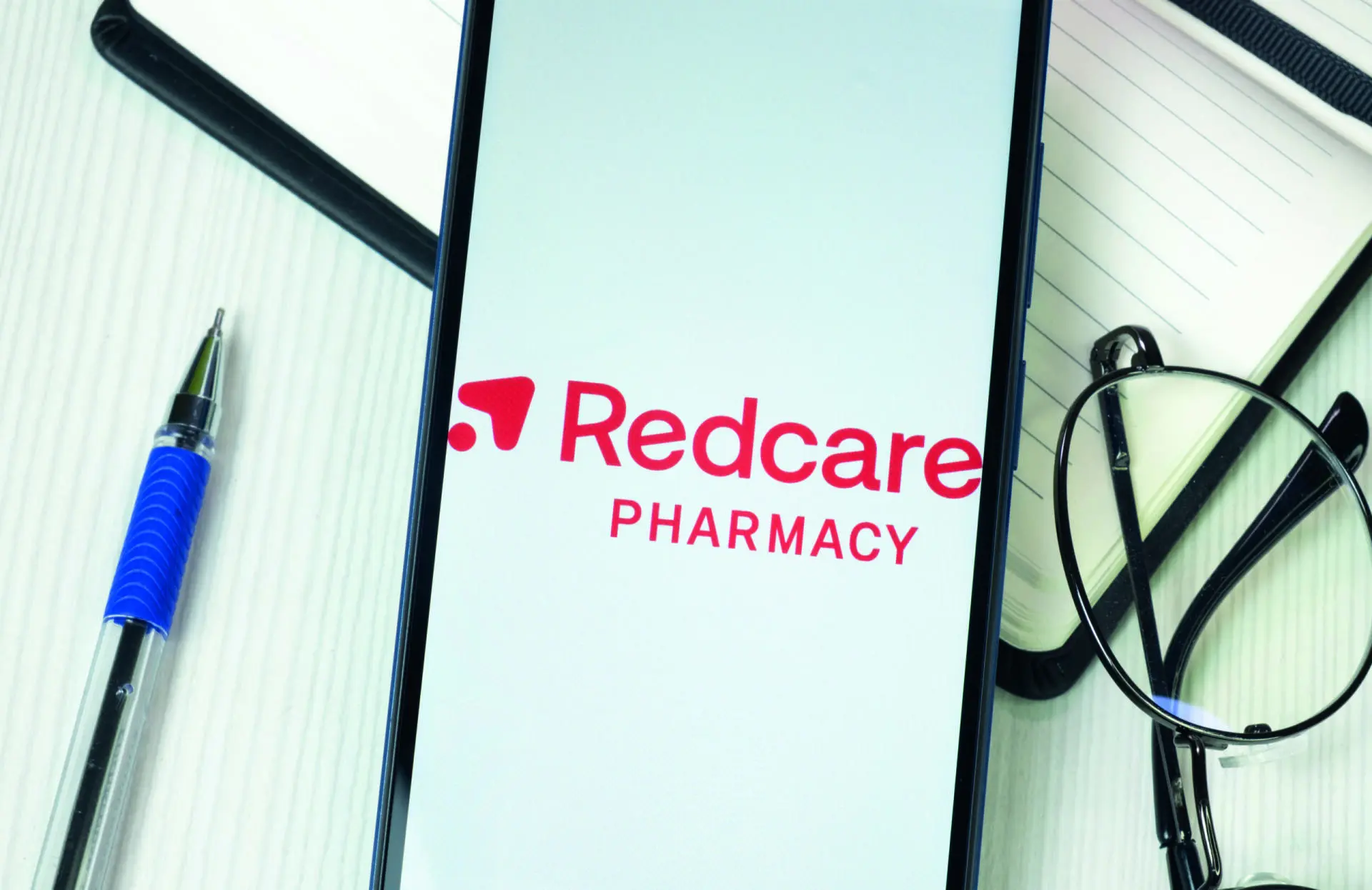 Redcare Phamarcy - Technisches Bild hellt sich auf